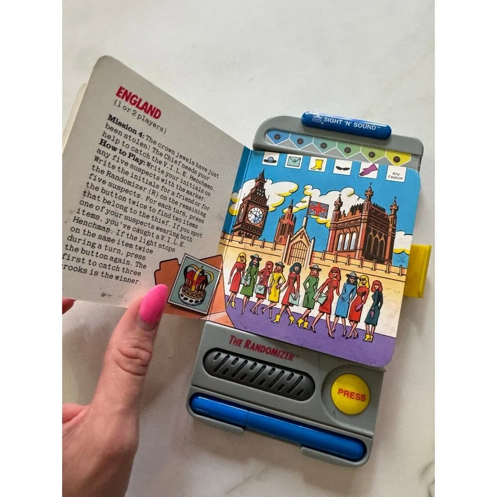 VTG 90s Golden Sight 'N' Sound Where in the World Is Carmen Sandiego Randomizer